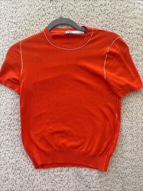 Zara Crewneck Short-Sleeve Sweater in Vibrant Orange with Contrast Stitching